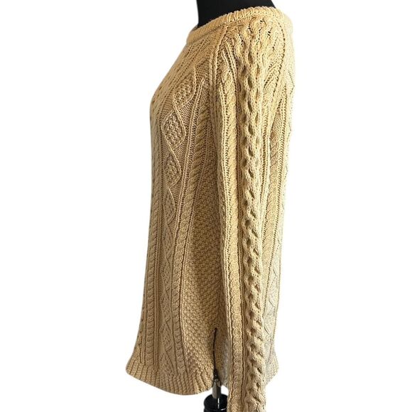 LL bean Women's Cream Sweater Size S - Picture 2 of 6